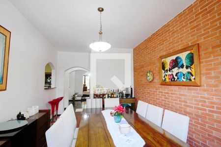 Casa à venda com 400m², 5 quartos e 2 vagas Casa à venda com 400m², 5 quartos e 2 vagasSala de Jantar