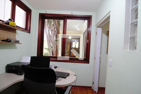 Casa à venda com 400m², 5 quartos e 2 vagas Casa à venda com 400m², 5 quartos e 2 vagasEscritório