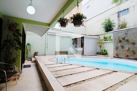 Casa à venda com 400m², 5 quartos e 2 vagas Casa à venda com 400m², 5 quartos e 2 vagasPiscina