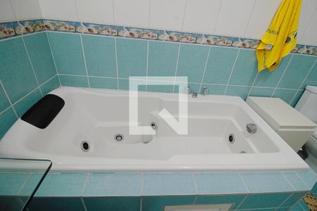 Casa à venda com 400m², 5 quartos e 2 vagas Casa à venda com 400m², 5 quartos e 2 vagasBanheiro Social