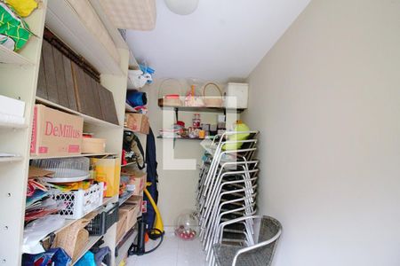 Casa à venda com 400m², 5 quartos e 2 vagas Casa à venda com 400m², 5 quartos e 2 vagasDispensa