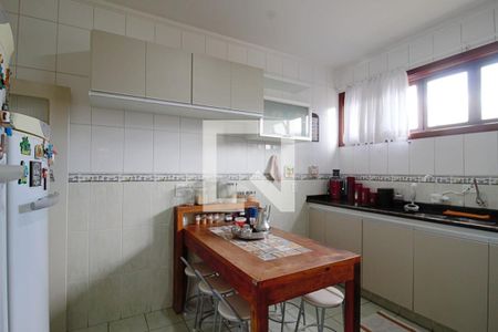 Casa à venda com 400m², 5 quartos e 2 vagas Casa à venda com 400m², 5 quartos e 2 vagasCozinha