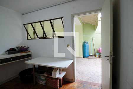 Casa à venda com 400m², 5 quartos e 2 vagas Casa à venda com 400m², 5 quartos e 2 vagasQuarto de Serviço