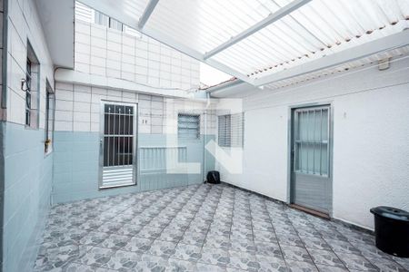 Casa à venda com 176m², 4 quartos e 2 vagas Casa à venda com 176m², 4 quartos e 2 vagasQuintal