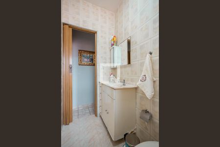 Casa à venda com 176m², 4 quartos e 2 vagas Casa à venda com 176m², 4 quartos e 2 vagasBanheiro