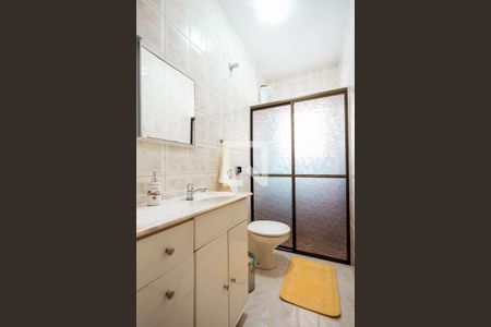 Casa à venda com 176m², 4 quartos e 2 vagas Casa à venda com 176m², 4 quartos e 2 vagasBanheiro