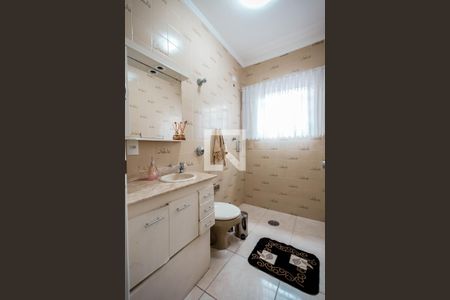 Casa à venda com 176m², 4 quartos e 2 vagas Casa à venda com 176m², 4 quartos e 2 vagasBanheiro 2