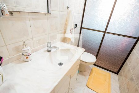 Casa à venda com 176m², 4 quartos e 2 vagas Casa à venda com 176m², 4 quartos e 2 vagasBanheiro