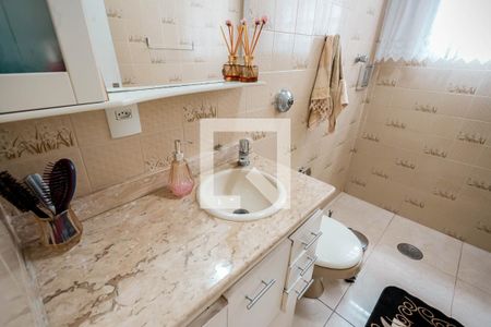 Casa à venda com 176m², 4 quartos e 2 vagas Casa à venda com 176m², 4 quartos e 2 vagasBanheiro 2