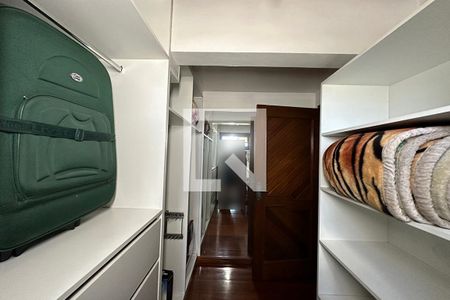 Casa à venda com 400m², 3 quartos e 2 vagasCloset