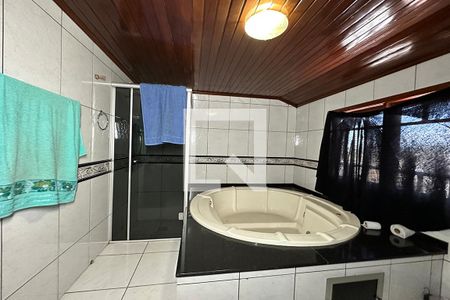 Casa à venda com 400m², 3 quartos e 2 vagasBanheiro 