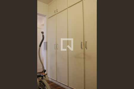 Apartamento para alugar com 290m², 4 quartos e 3 vagasQuarto 3 - Armários
