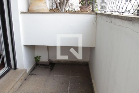 Apartamento para alugar com 290m², 4 quartos e 3 vagasVaranda quarto suíte detalhe