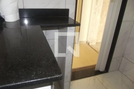 Apartamento para alugar com 60m², 2 quartos e sem vagaBanheiro