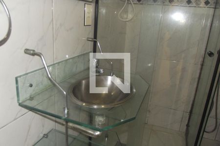 Apartamento para alugar com 60m², 2 quartos e sem vagaBanheiro