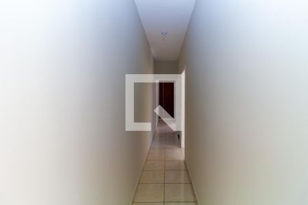 Corredor dos Quartos de casa à venda com 2 quartos, 110m² em Parque Tomas Saraiva, São Paulo