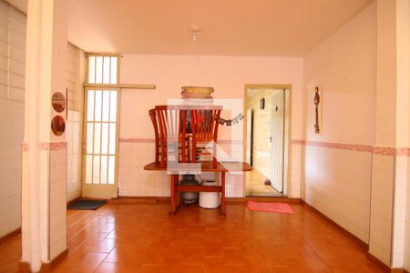 Casa à venda com 231m², 3 quartos e 1 vagaÁrea de Serviço