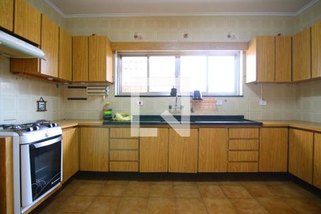 Casa à venda com 231m², 3 quartos e 1 vagaCozinha 