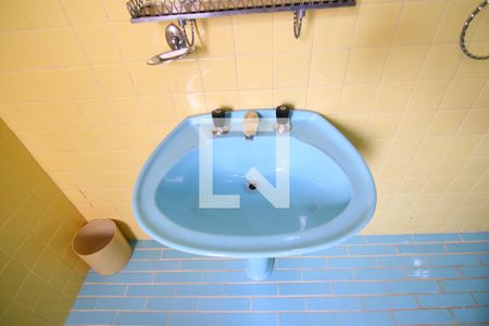 Casa à venda com 231m², 3 quartos e 1 vagaBanheiro 