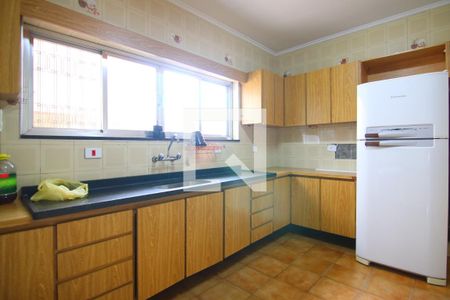 Casa à venda com 231m², 3 quartos e 1 vagaCozinha 