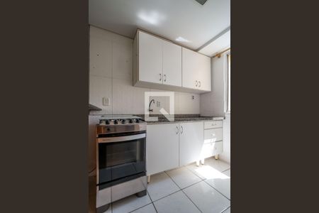 Cozinha e Área de Serviço de apartamento à venda com 2 quartos, 40m² em Vila Nova, Porto Alegre