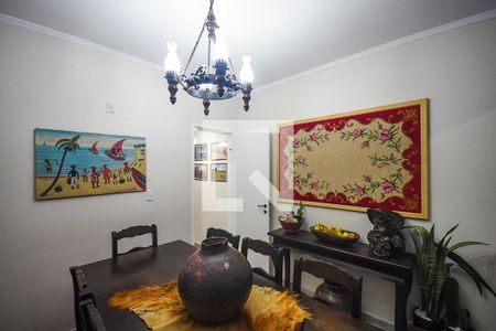 Casa de condomínio à venda com 225m², 3 quartos e 2 vagas Casa de condomínio à venda com 225m², 3 quartos e 2 vagasSala de jantar