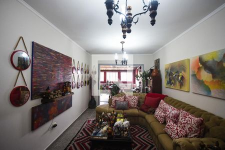 Casa de condomínio à venda com 225m², 3 quartos e 2 vagasSala