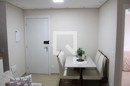 Sala de apartamento para alugar com 2 quartos, 46m² em Parque Industrial Tomas Edson, São Paulo