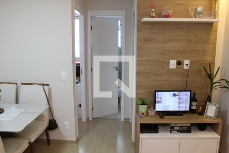Sala de apartamento para alugar com 2 quartos, 46m² em Parque Industrial Tomas Edson, São Paulo