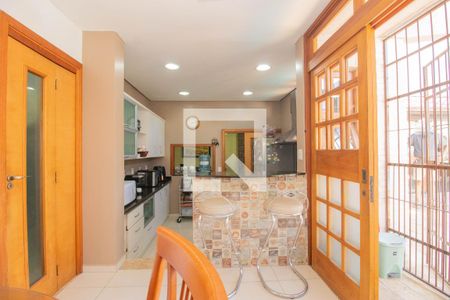 Casa à venda com 350m², 3 quartos e 4 vagasCopa