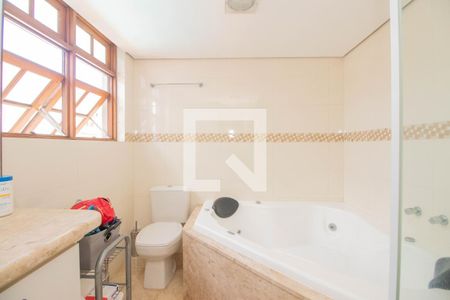 Casa à venda com 350m², 3 quartos e 4 vagasBanheiro da Suíte 3