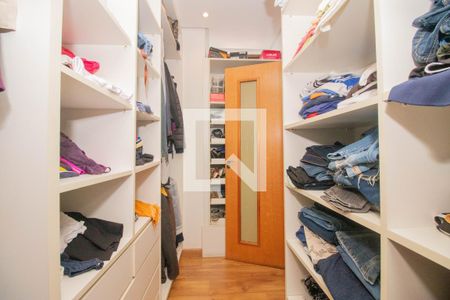 Casa à venda com 350m², 3 quartos e 4 vagasSuíte 3 - Closet