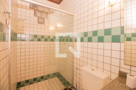 Casa à venda com 350m², 3 quartos e 4 vagasBanheiro Auxiliar