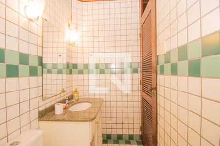 Casa à venda com 350m², 3 quartos e 4 vagasBanheiro Auxiliar