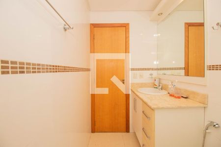 Casa à venda com 350m², 3 quartos e 4 vagasBanheiro da Suíte 2