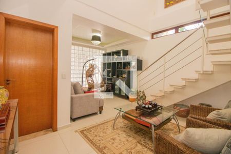 Sala de casa à venda com 3 quartos, 350m² em Jardim Lindóia, Porto Alegre