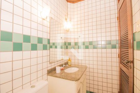 Casa à venda com 350m², 3 quartos e 4 vagasBanheiro Auxiliar