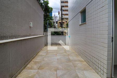 Apartamento à venda com 63m², 2 quartos e 2 vagasVaranda do Quarto 2