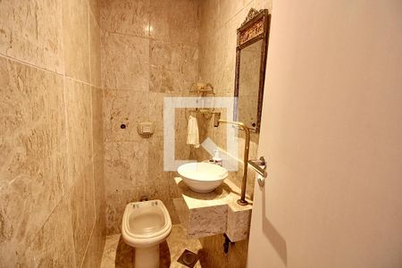 Lavabo de apartamento para alugar com 3 quartos, 200m² em Barra da Tijuca, Rio de Janeiro