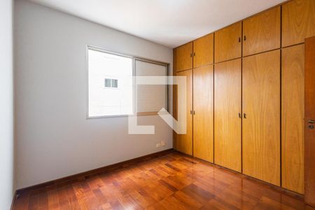 Apartamento à venda com 230m², 5 quartos e 3 vagasQuarto 2