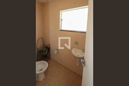 Casa à venda com 148m², 3 quartos e 2 vagasLavabo da garagem