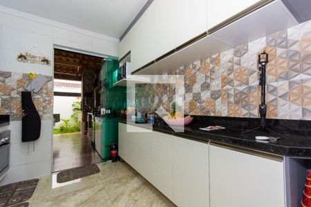 Casa para alugar com 255m², 3 quartos e 3 vagas Casa para alugar com 255m², 3 quartos e 3 vagasCozinha