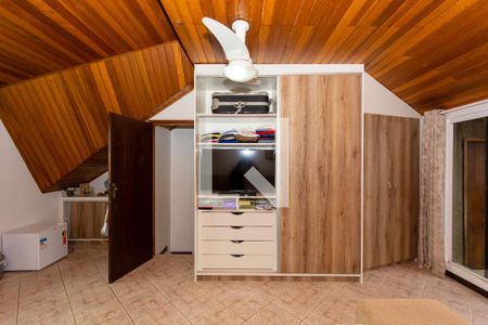 Casa para alugar com 255m², 3 quartos e 3 vagas Casa para alugar com 255m², 3 quartos e 3 vagasSuíte