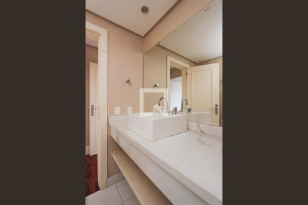 Apartamento à venda com 147m², 3 quartos e 1 vaga Apartamento à venda com 147m², 3 quartos e 1 vagaBanheiro social