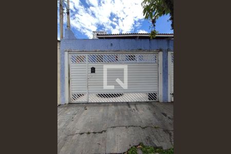 Casa para alugar com 300m², 5 quartos e 3 vagasFachada