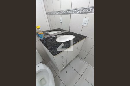 Apartamento para alugar com 54m², 2 quartos e 1 vagaDetalhe do banheiro