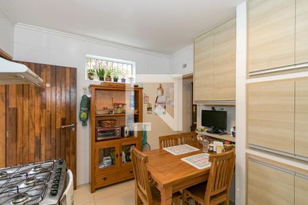 Casa para alugar com 110m², 2 quartos e 2 vagasCozinha