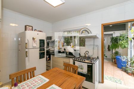 Casa para alugar com 110m², 2 quartos e 2 vagasCozinha