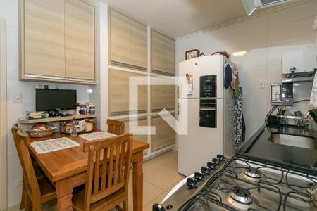 Casa para alugar com 110m², 2 quartos e 2 vagasCozinha