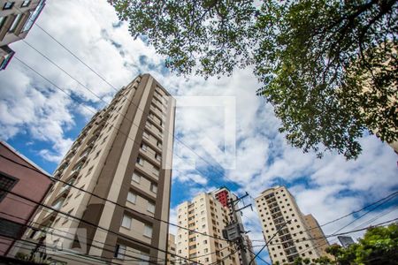 Apartamento para alugar com 65m², 2 quartos e 1 vagaFachada